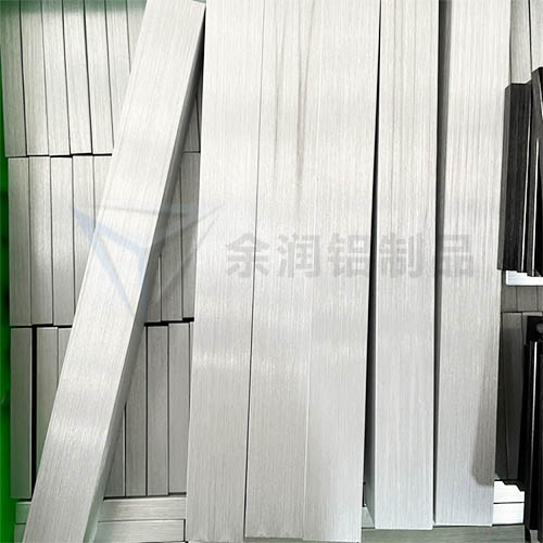 鋁材拉絲工藝升級：推動產品質量穩步上升的新動力